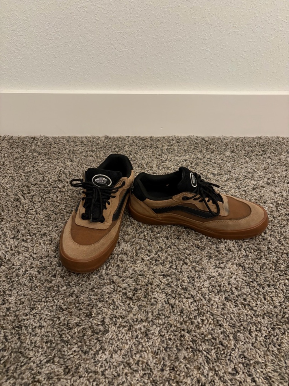 Vans Men's Brown and Black Low-Top Sneakers